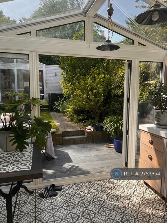 Conservatory / Dining