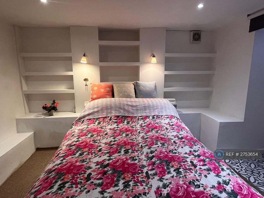 Built In Shelving