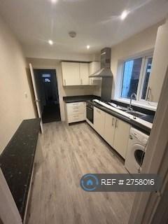 2 bedroom terraced house to rent, Bath Street, Southampton, SO14