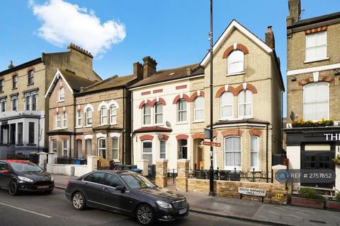 1 bedroom in a flat share to rent, South Norwood Hill, London, SE25