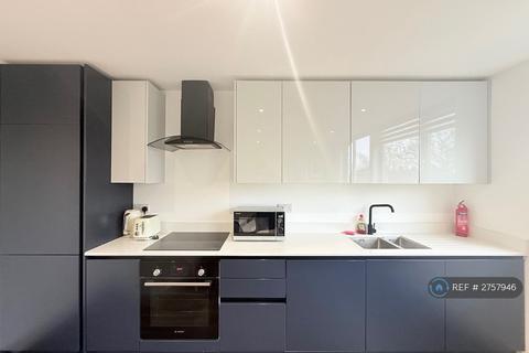 3 bedroom flat to rent, Finchley Road, London, NW11