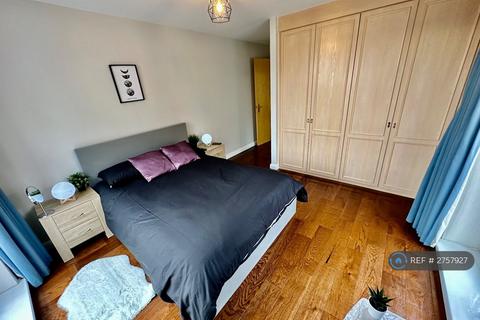 2 bedroom flat to rent, Millennium Drive, London, E14