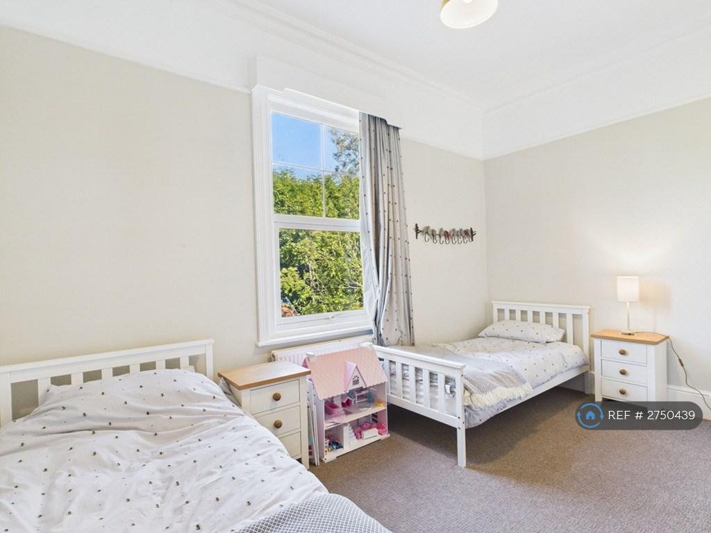Twin Bedroom