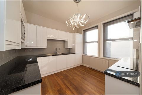 3 bedroom flat to rent, Alwyne Road, Wimbledon, SW19
