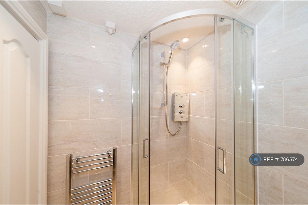 Bedroom 1 Ensuite 1