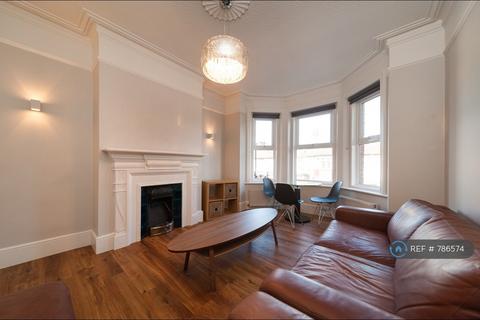 3 bedroom flat to rent, Alwyne Road, Wimbledon, SW19