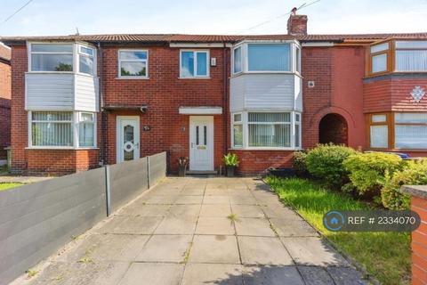 4 bedroom semi-detached house to rent, Elsdon Drive, Gorton, M18
