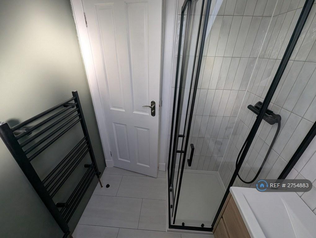 Master Ensuite