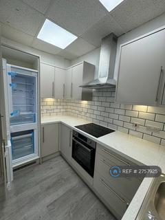 Studio to rent, Cherry Orchard Road, Croydon, CR0