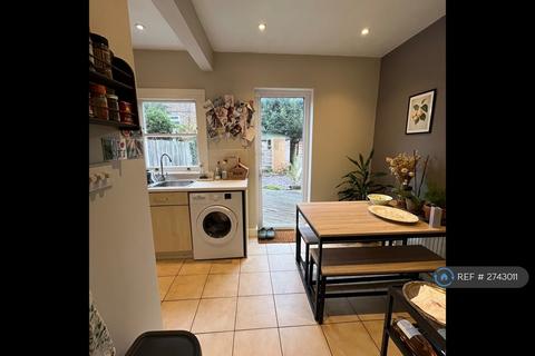 2 bedroom terraced house to rent, Okeburn Road, London, SW17