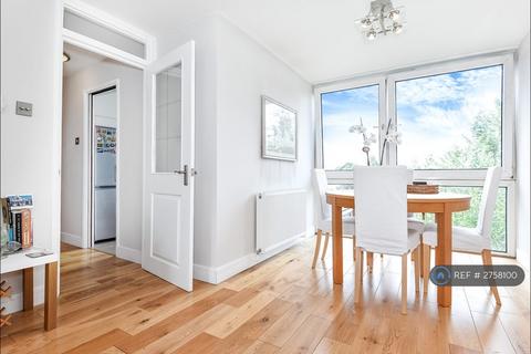 2 bedroom flat to rent, Westleigh Avenue, London, SW15