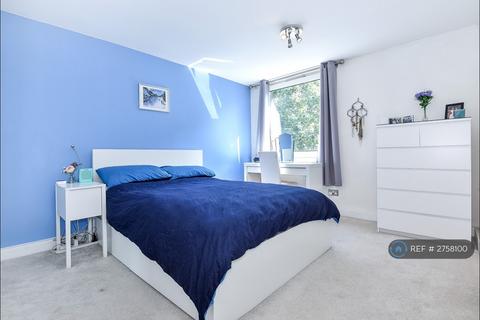 2 bedroom flat to rent, Westleigh Avenue, London, SW15