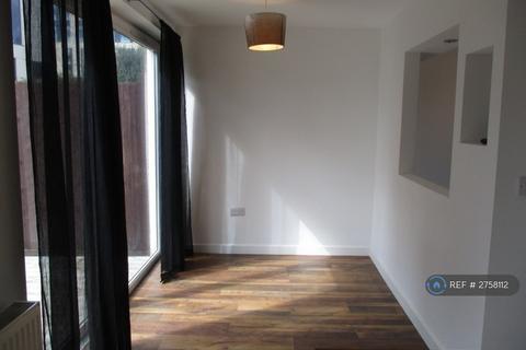 3 bedroom semi-detached house to rent, Dorian Close, Bristol, BS7