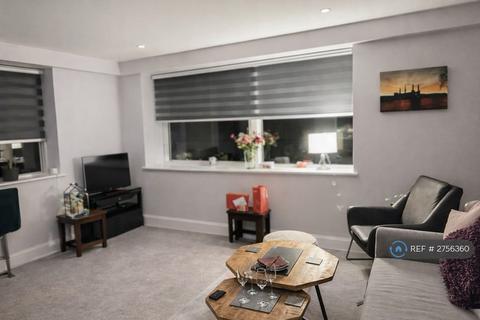 1 bedroom flat to rent, Tanner House, Leatherhead, KT22