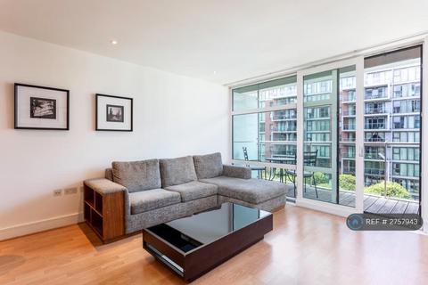 2 bedroom flat to rent, Howard Building, London, SW11