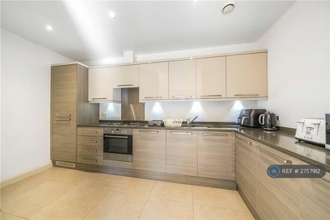 2 bedroom flat to rent, Tulip Court, London, NW9