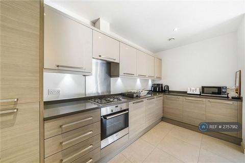 2 bedroom flat to rent, Tulip Court, London, NW9