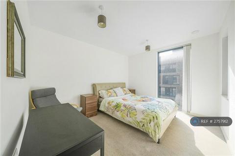 2 bedroom flat to rent, Tulip Court, London, NW9