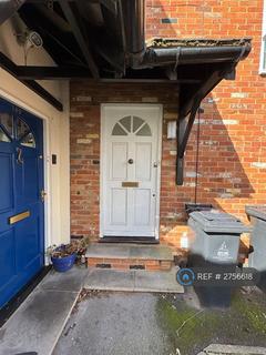 2 bedroom flat to rent, High Street, Maldon, CM9