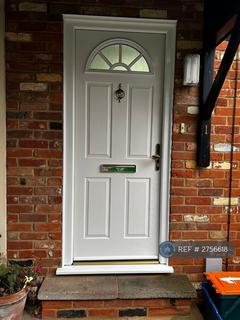 2 bedroom flat to rent, High Street, Maldon, CM9