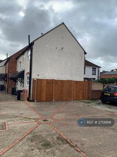 2 bedroom flat to rent, High Street, Maldon, CM9