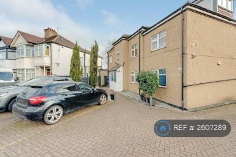 3 bedroom flat to rent, Renters Ave, London, NW4