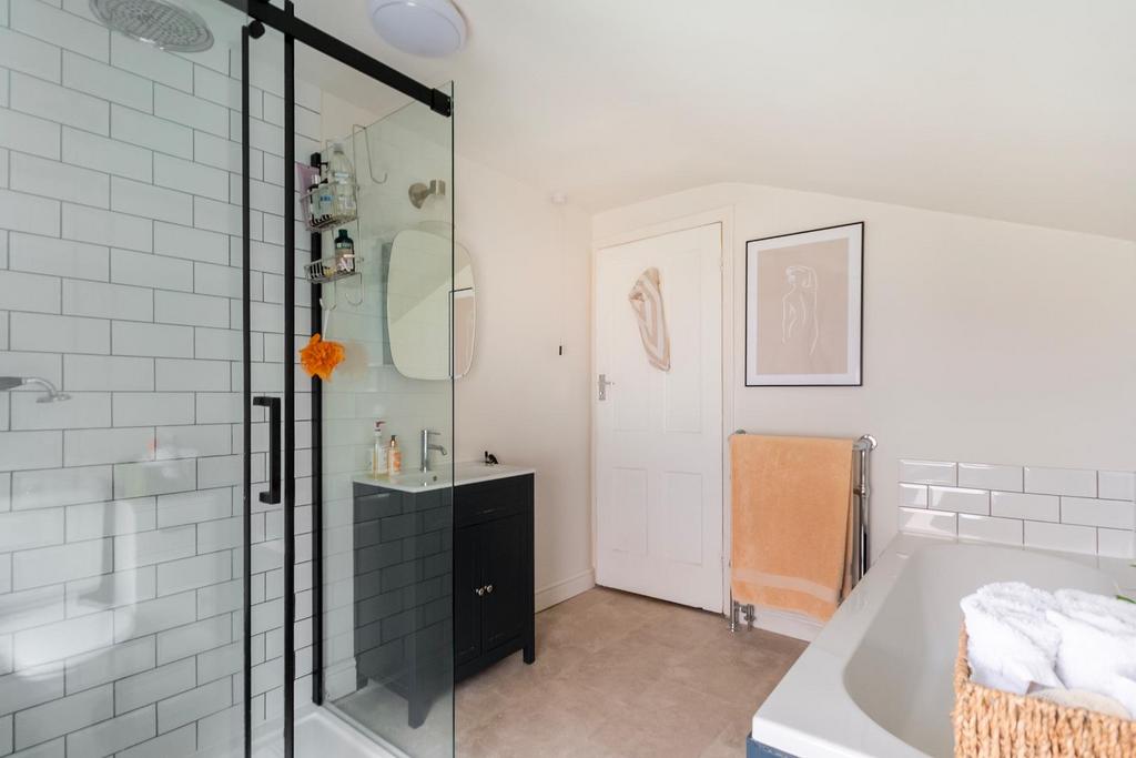 6 C3 RGK - Bathroom A.jpg