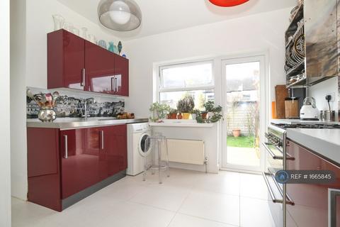 1 bedroom in a house share to rent, Ryde Road, Brighton, BN2