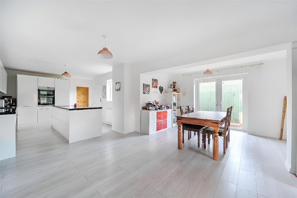 Kitchen/Dining
