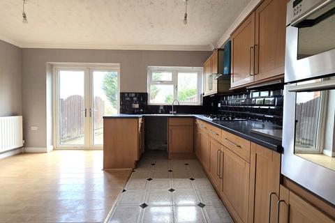 3 bedroom semi-detached house for sale, Glendower Close, Leicester, LE5