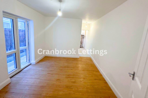 2 bedroom flat to rent, Dickens Road, E6 3BX