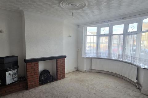 4 bedroom terraced house to rent, Chadwell Heath Lane, Romford RM6