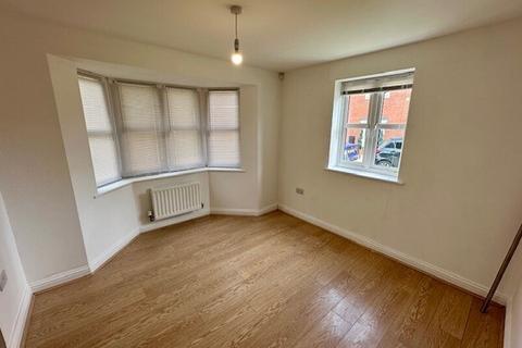 3 bedroom detached house to rent, Chamberlain Way MK42