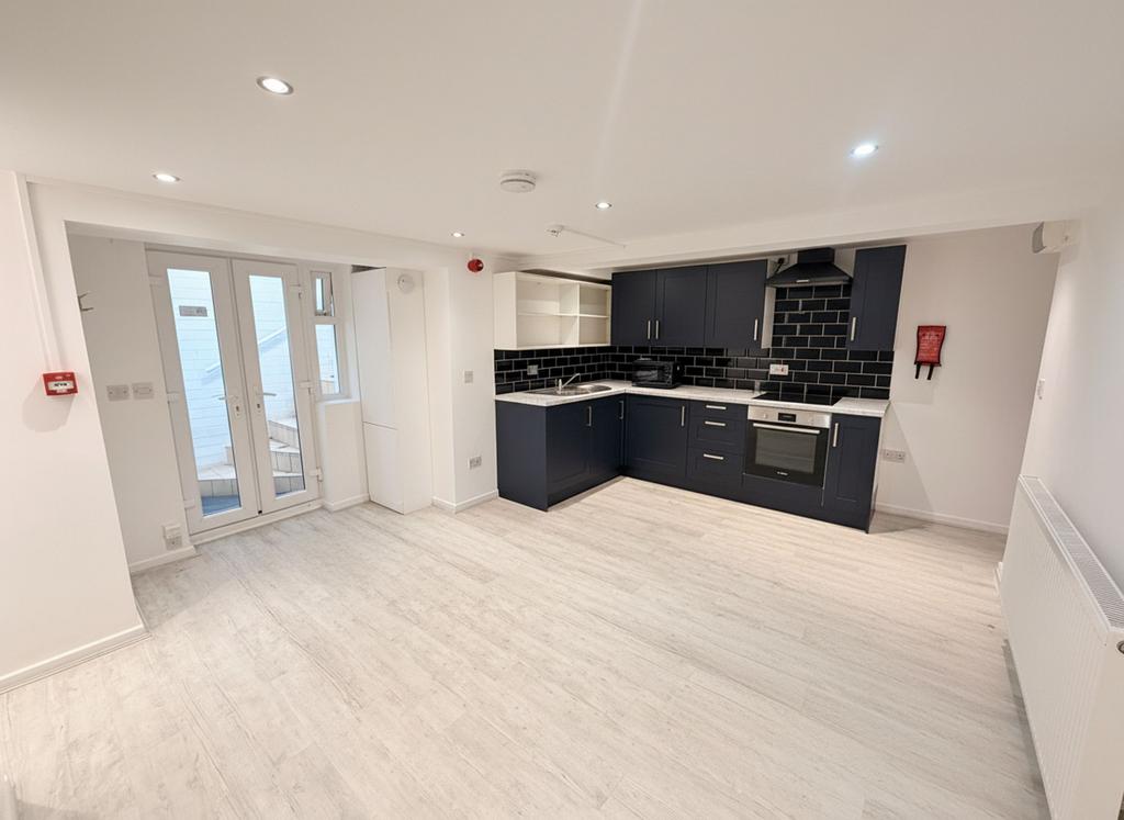 Kitchen &amp; Living Area