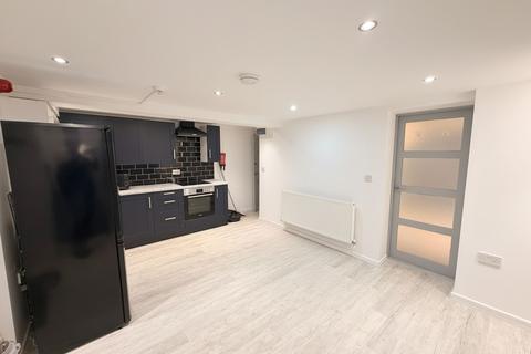 1 bedroom flat to rent, Milton Grove, Manchester, M16
