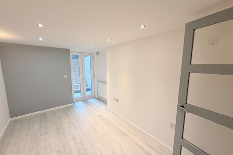 1 bedroom flat to rent, Milton Grove, Manchester, M16