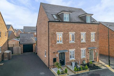 3 bedroom semi-detached house for sale, Gilbert Young Close, Stonehouse GL10