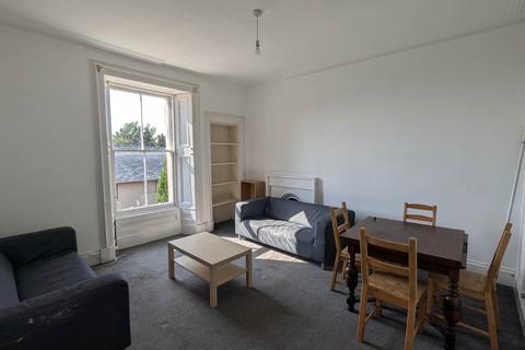 4 bedroom flat to rent, 38 T/R Seafield Road, ,