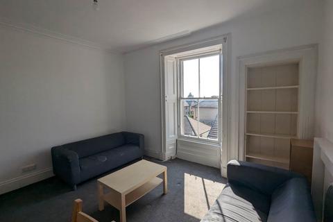 4 bedroom flat to rent, 38 T/R Seafield Road, ,