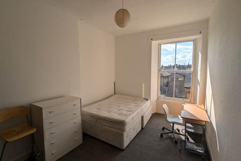 4 bedroom flat to rent, 38 T/R Seafield Road, ,