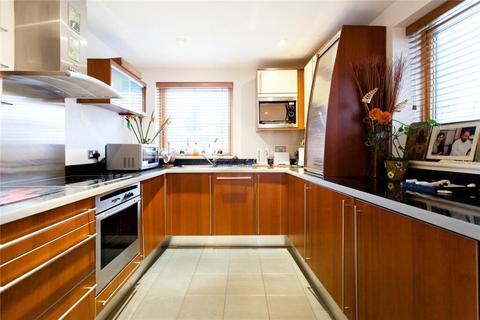 1 bedroom apartment to rent, 1 Newton Place, Westferry E14