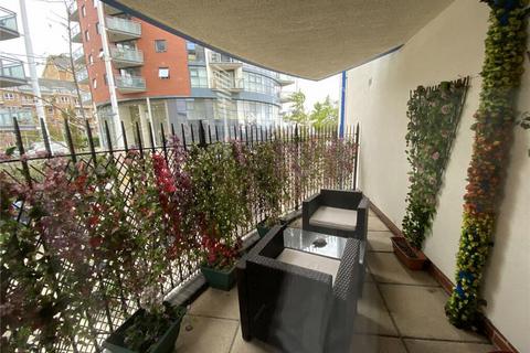 1 bedroom apartment to rent, 1 Newton Place, Westferry E14