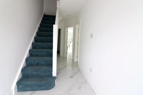 6 bedroom semi-detached house for sale, Luton LU2