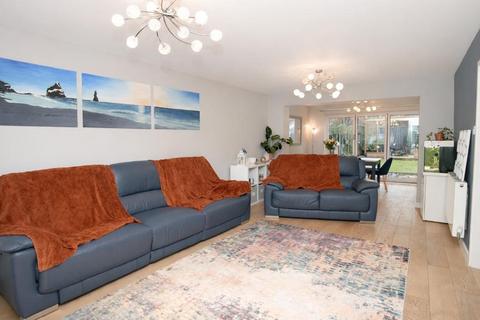 4 bedroom detached house for sale, Buckingham Drive, Stopsley, Luton, Bedfordshire, LU2 9RB