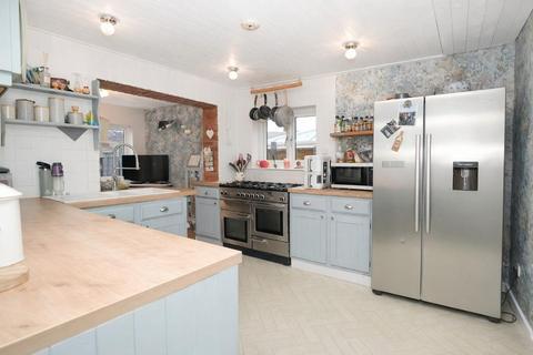 4 bedroom detached house for sale, Buckingham Drive, Stopsley, Luton, Bedfordshire, LU2 9RB