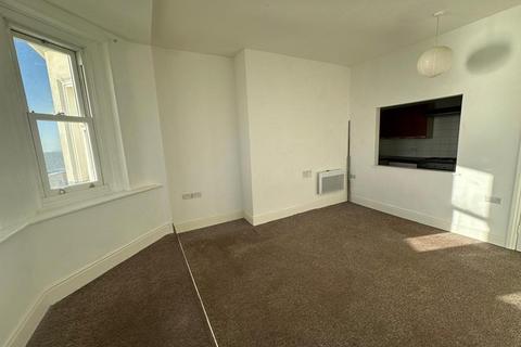 2 bedroom flat to rent, Eversfield Place, St Leonards on Sea, East Sussex, TN37 6BY