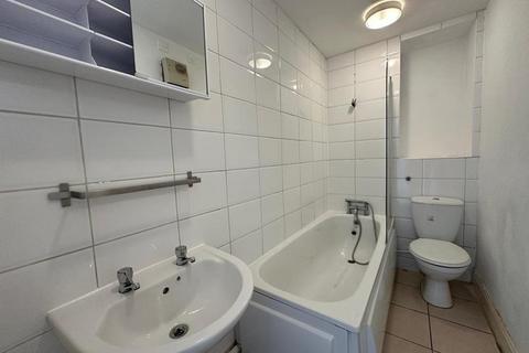2 bedroom flat to rent, Eversfield Place, St Leonards on Sea, East Sussex, TN37 6BY