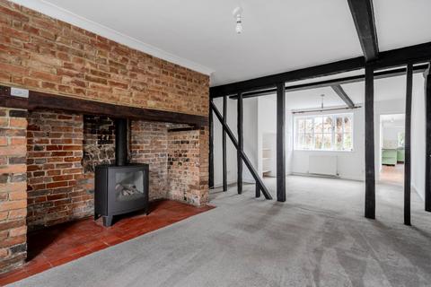3 bedroom terraced house to rent, High Street, Lydd, Romney Marsh, Kent, TN29