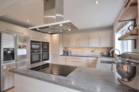 4 bedroom semi-detached house for sale, Staplehurst, Bracknell, Berkshire