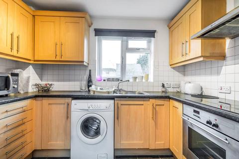3 bedroom terraced house to rent, Alicia Avenue, Harrow HA3